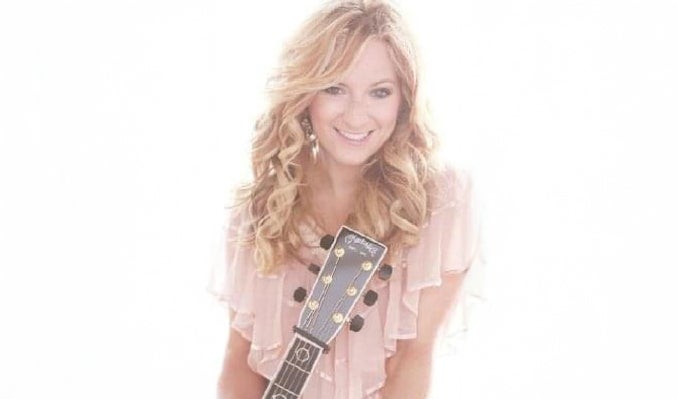 More Info for Pickin' on the Plaza with Dana Romanello