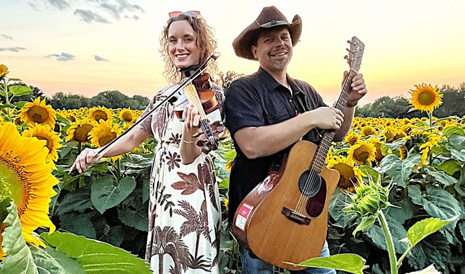 More Info for Pickin' on the Plaza with The Fox and the Fiddle