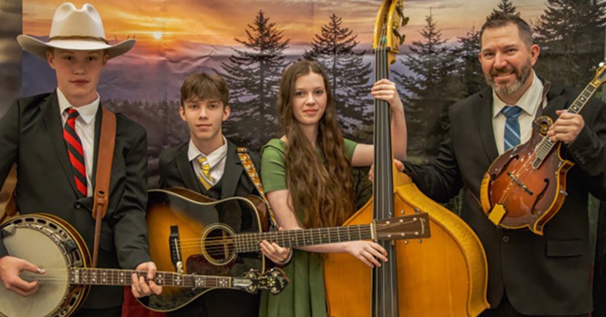 Pickin' on the Plaza with Grassy Creek Bluegrass