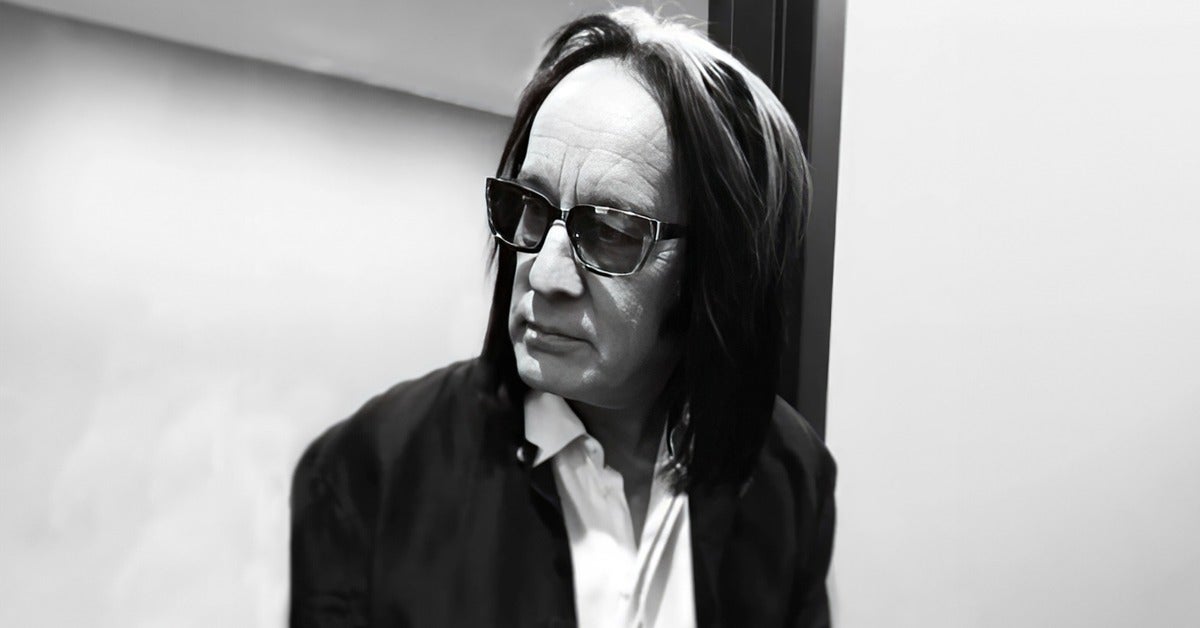 Black and white photo of Todd Rundgren